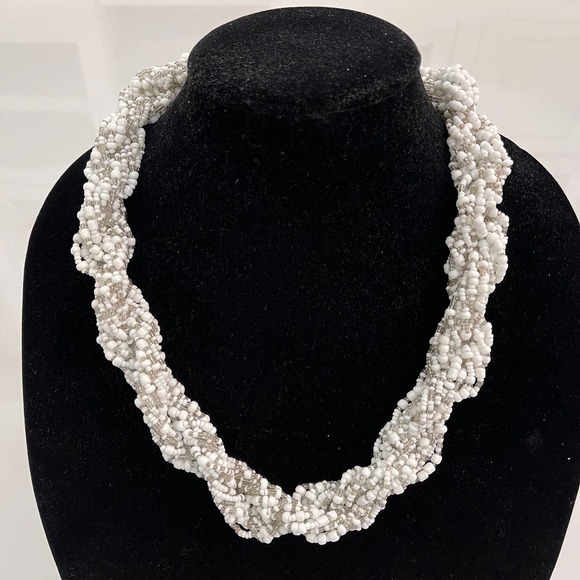 Beaded White Twisted Bead Chunk Bold Vintage Necklace - Picture 1 of 6